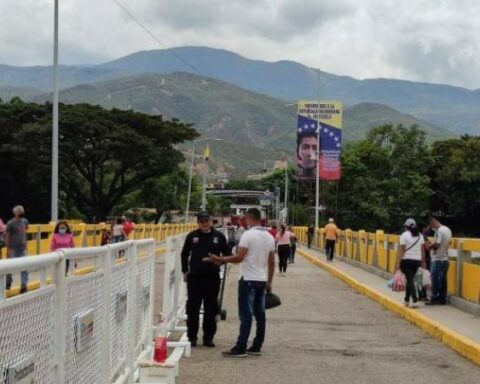 When will the border reopen?  Petro already spoke with Venezuela