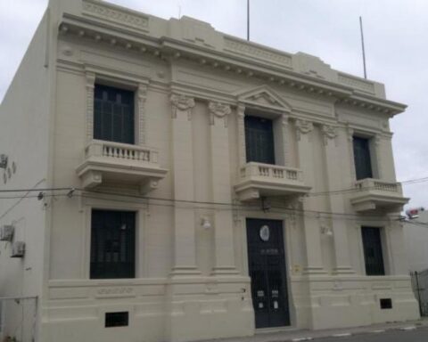 Who assumes as mayor of Carmelo?.  Disputes in the 3904 for assumption in the municipality by license of Alicia Espíndola.