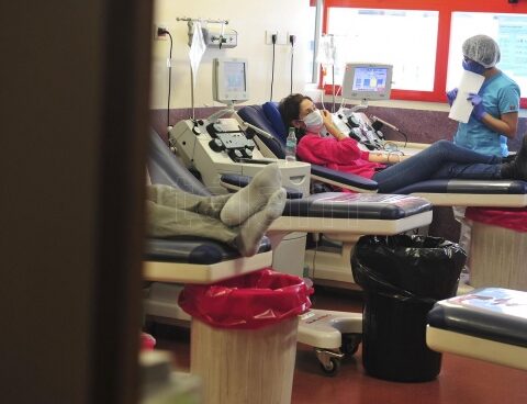 Who can donate blood and what are the requirements?