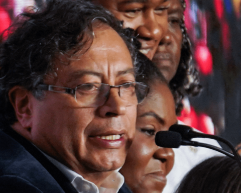 Who is Gustavo Petro, the next president of Colombia