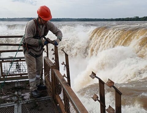 Work continues to reopen the Devil's Throat circuit in the Falls
