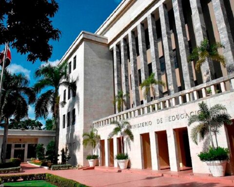 Jovencitas bailaron semidesnudas en escuela recibirán terapia psicológica