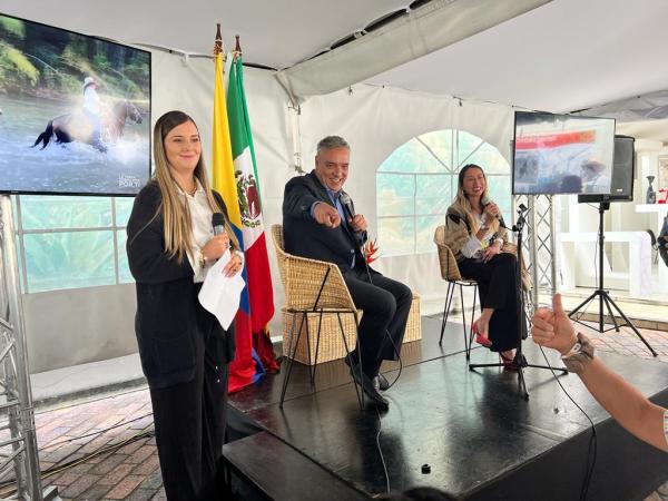 100 Mexican businessmen visit the tourist showcase of Quindío