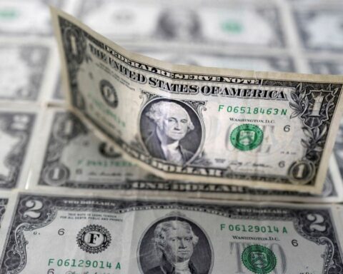 Dollar today: how much is the foreign currency trading for this Friday, July 15