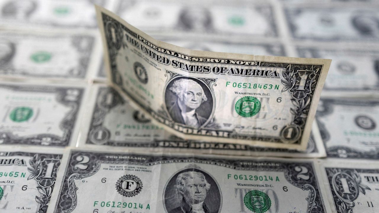 Dollar today: how much is the foreign currency trading for this Friday, July 15