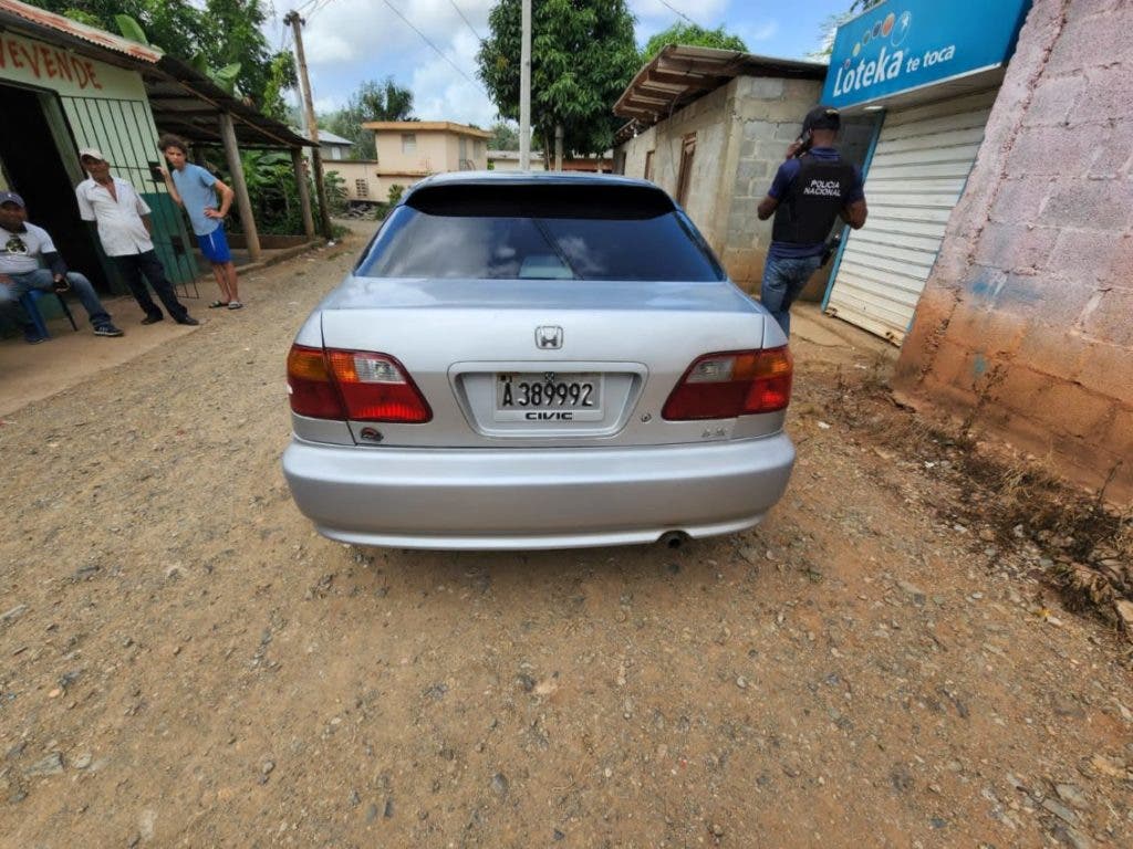 the car of young Frederick Pérez Ventura which was located by the Police in the La Piñita de Cotuí sector.