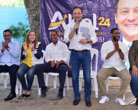 Abel Martínez meets with coordinators of the DN