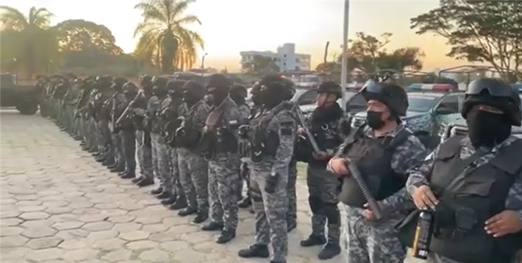 Los agentes se reunieron en las instalaciones de la Universidad Policial esta tarde.