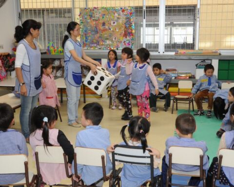 After the winter holidays, schools in four provinces will add one more hour of class