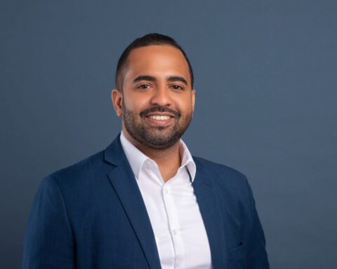 Alianza País reclama al Gobierno un aumento salarial de un 25%