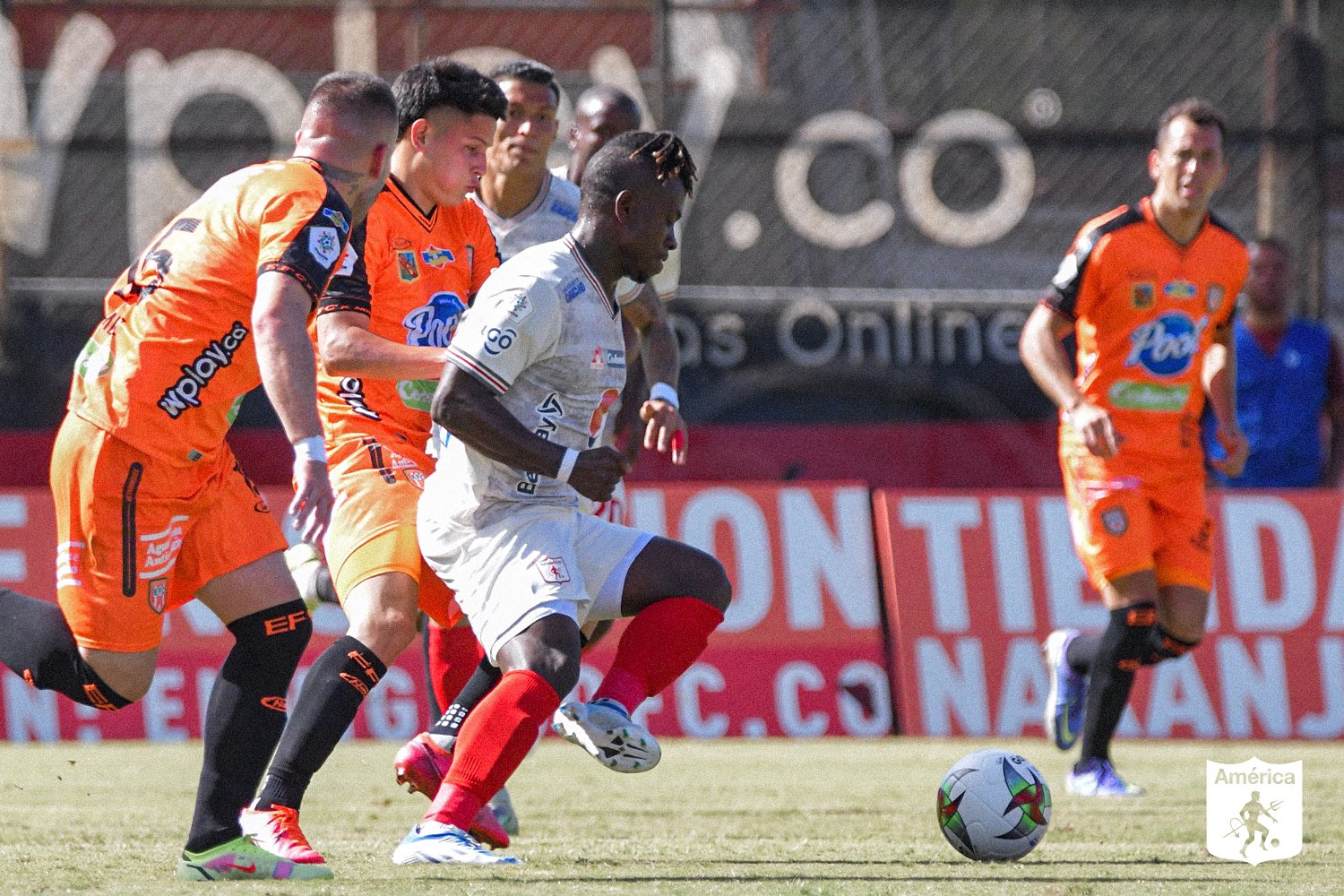 América and Envigado drew goalless at the Polideportivo Sur