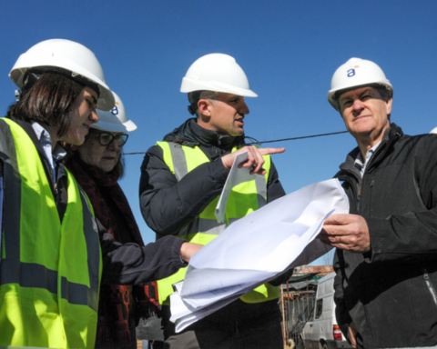 Antel started works to install fiber optics in the Casavalle Unit