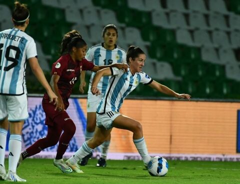 Argentina beat Venezuela and reached the semifinals, where Colombia awaits