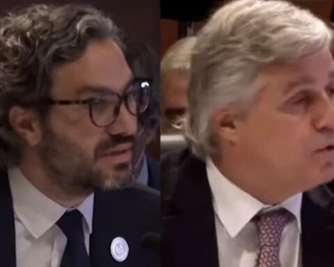 Argentina questioned countries that embark on paths outside MERCOSUR and Uruguay confirms negotiations with China