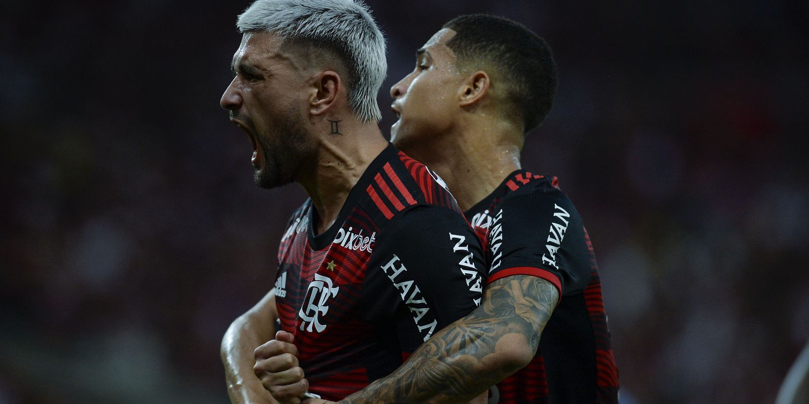 Arrascaeta unbalances and Flamengo scores to reach the quarterfinals
