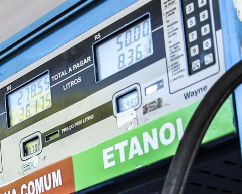 At least 20 states announced the reduction of ICMS on fuels