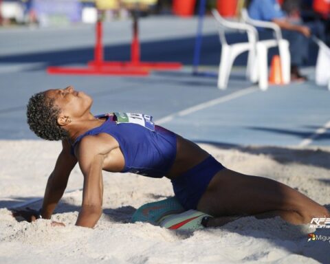 Dado los últimos acontecimientos, la venezolana deberá centrarse ahora en conquistar su tercera corona universal al aire libre de triple salto, modalidad en la que posee el récord mundial. Foto: twitter.com/TeamRojas45