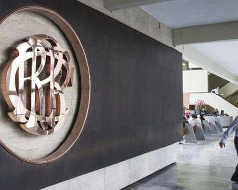 BCR raised the benchmark interest rate to 6%, its highest level since March 2009