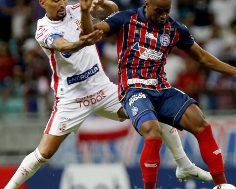 Bahia runs over Náutico in the 2nd half and ends home fasting in Serie B