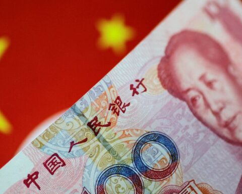 Bank lending in China rebounds to record level