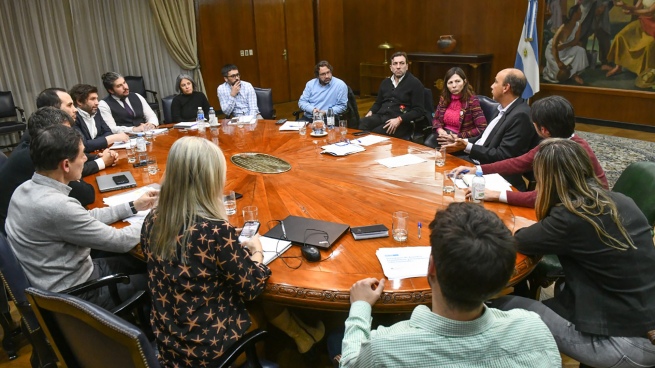 Batakis appointed his team and held the first economic cabinet meeting