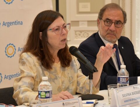 Batakis, with the aim of "calm down the Argentine economy a bit”