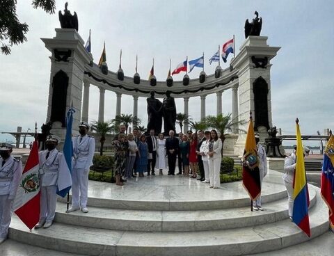 Bauer called to continue with "the dream of San Martin and Bolívar" of unity in the region
