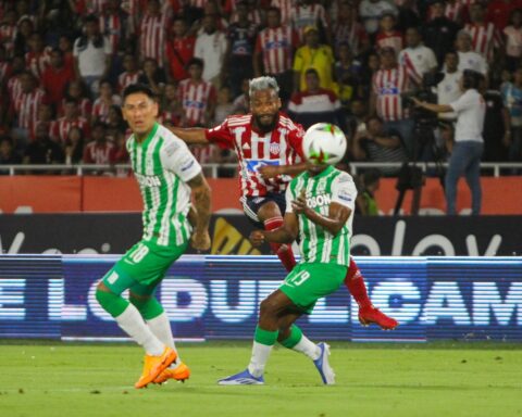 Before Bacca's gaze, Junior beat Nacional by League