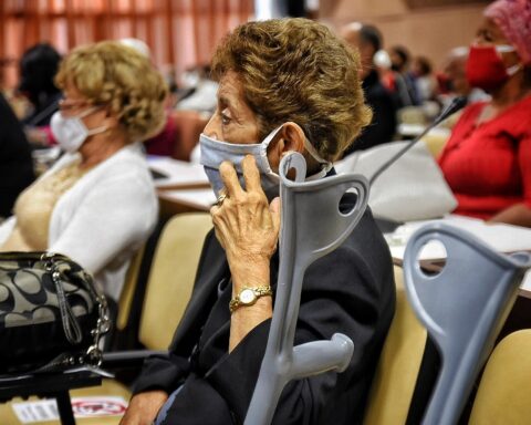 cubanos inválido asociación ACLIFIM