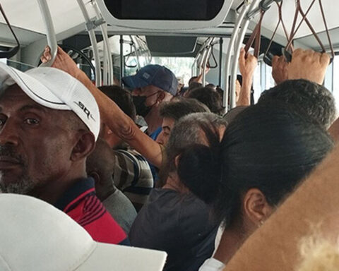 Belgian buses in Havana 'celebrate' 11J with air conditioning