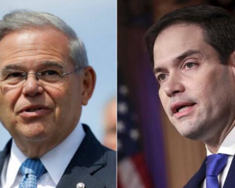 cubanos senadores UE proyecto de ley