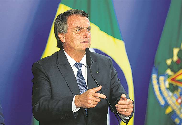 Bolsonaro manages to approve increase in social spending