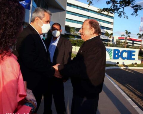 Dante Mossi BCIE Daniel Ortega