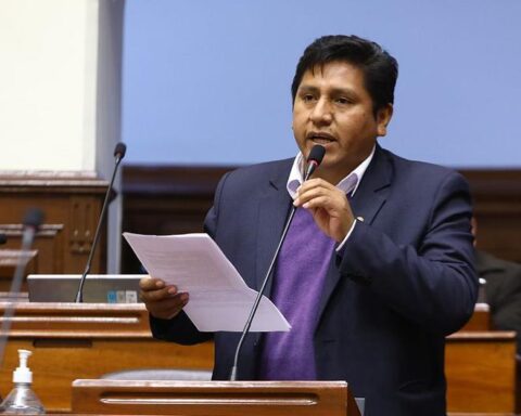 CAS-COVID: Congress approves by insistence law for personnel to pass to CAS contract