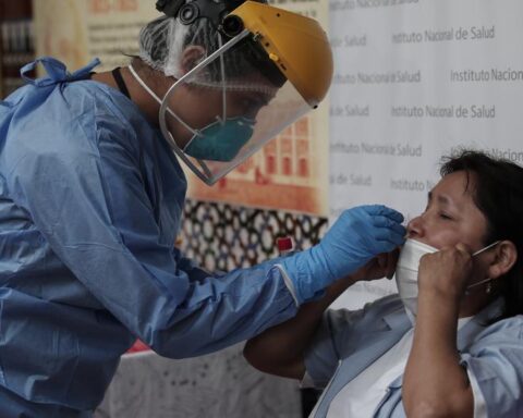 COVID-19 in Peru: Cases increase by more than 70% in adolescents and children, warns EsSalud