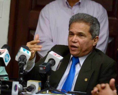 COVID: Waldo Ariel llama a alerta a posible llegada variante Centaurus