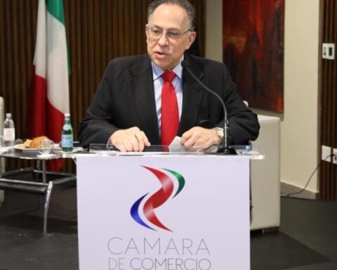 Celso Marranzini responde criticas a planta Punta Catalina