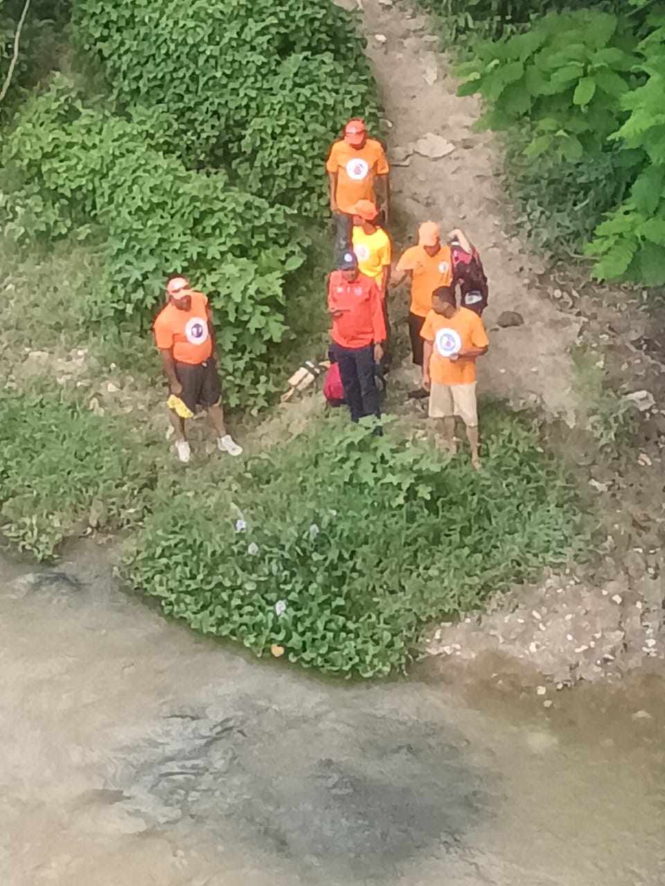 Civil Defense is looking for a man who allegedly jumped off the bridge Hermanos Patiño