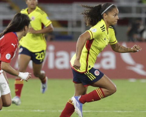 Colombia kicks off Copa America with 4-2 win over Paraguay