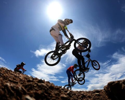 Colombia won a gold, two silvers and a bronze on the third day of the BMX World Championship