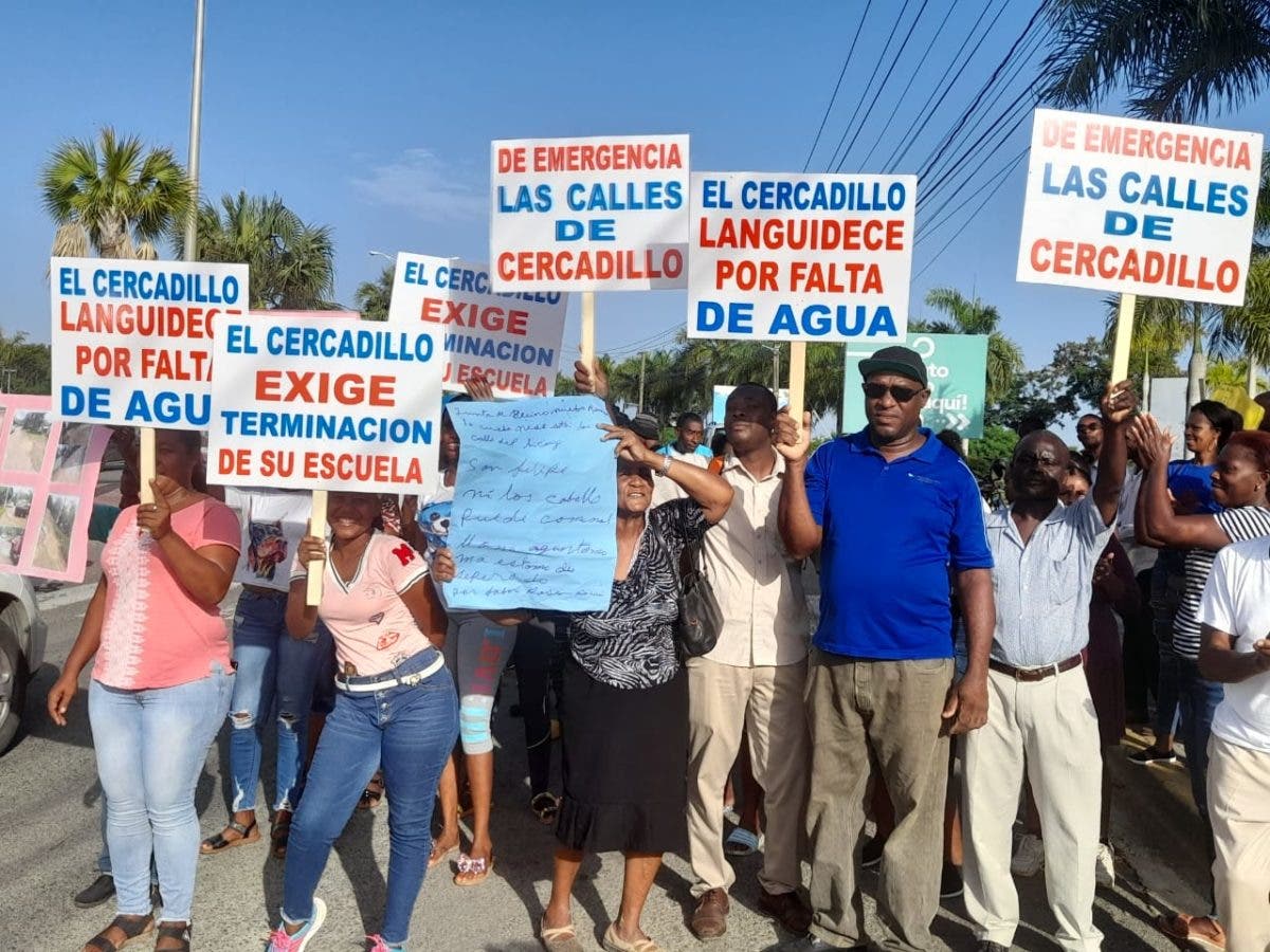 Comunidades de Villa Mella exigen escuela, agua y calles