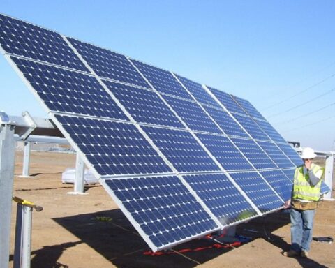 Parque fotovoltaico. Foto: Cuballama.