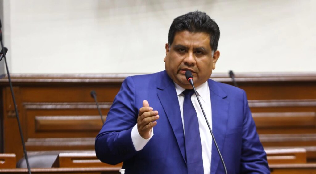 Congressman Juan Burgos resigns from the Avanza País caucus