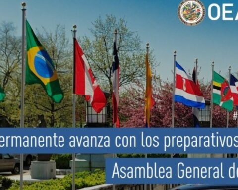 Controversy in Peru over the refusal to install a "neutral" toilet at OAS meetings