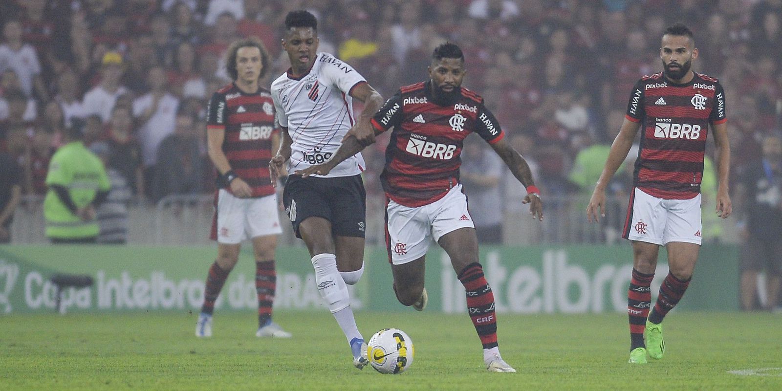 Copa do Brasil: Flamengo presses, but Athletico-PR holds a tie