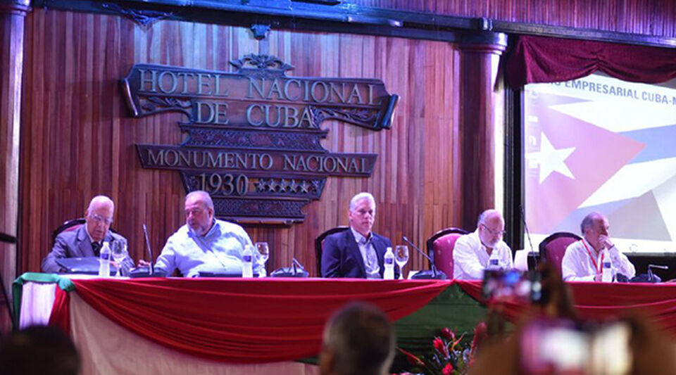 Cuba and Mexico seal business forum with the signing of 12 agreements