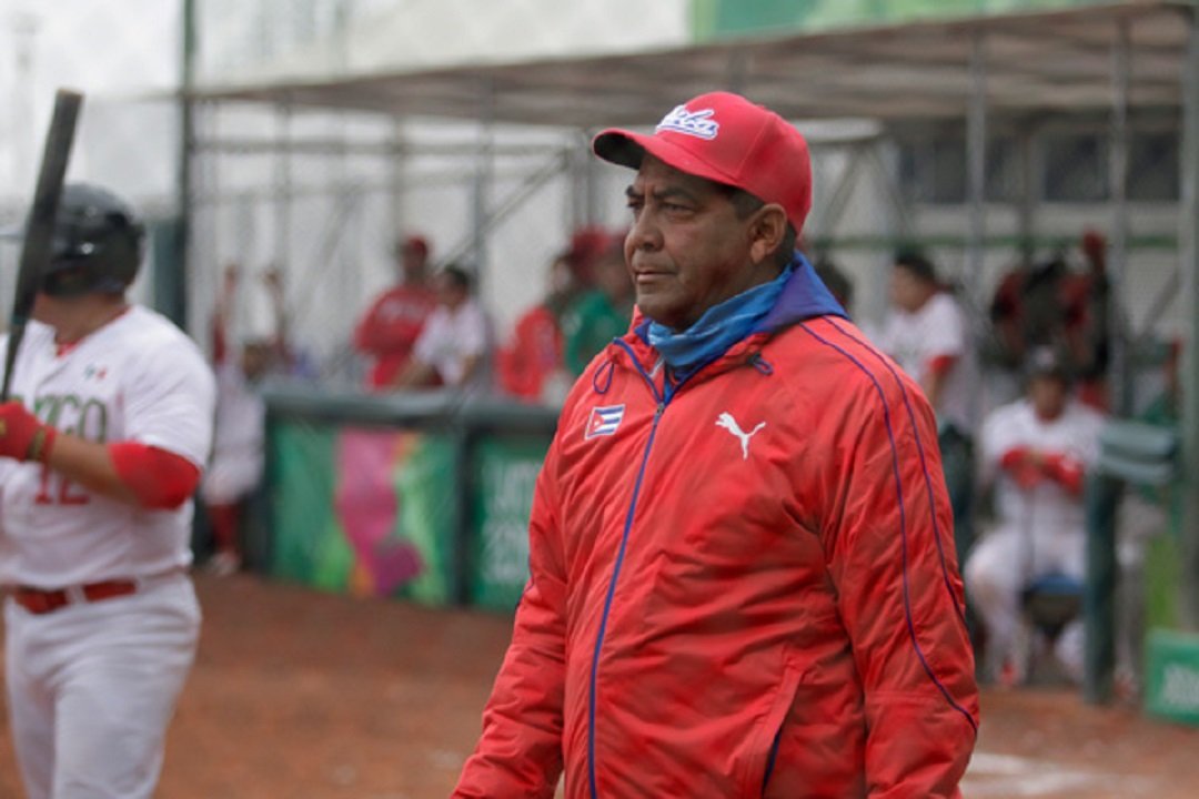 Leonardo Cárdenas, director de la selección masculina cubana de sóftbol. Foto: Roberto Morejón / Jit / Archivo.