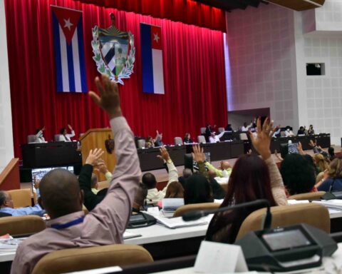 Diputados cubanos aprueban el nuevo Código de las Familias. Foto: @AsambleaCuba / Twitter,