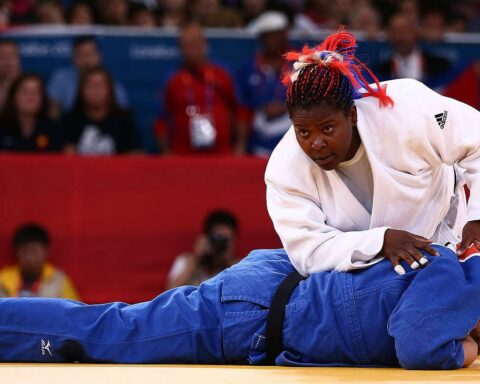 La estelar judoca cubana Idalys Ortiz clasificó a los Juegos Olímpicos de Tokio en primer lugar del ranking mundial. Foto: AP / Archivo.