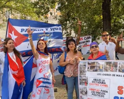 Cubanos, Roma, Italia, 11J